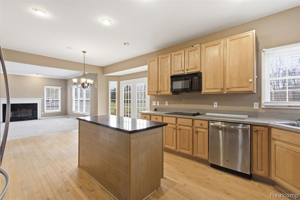 5139 Birkdale Drive, Commerce Twp, MI 48382 — Photo 21