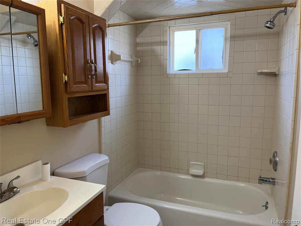 7580 WOOD Avenue, Warren, MI 48091 — Photo 9