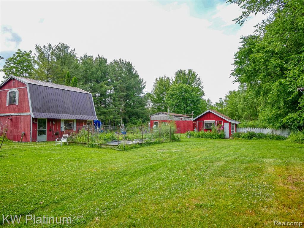 6636 Broadbridge Road, Cottrellville, MI — Photo 10