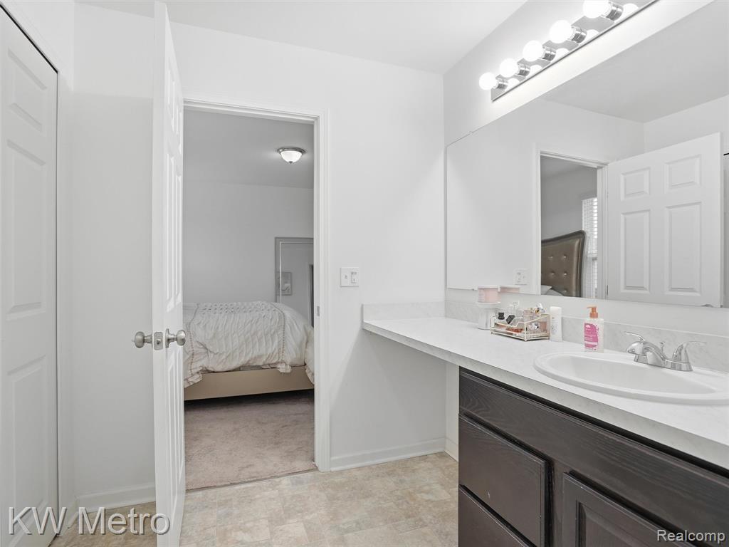 48672 Ivory Orchard Drive, Macomb, MI 48042 — Photo 29
