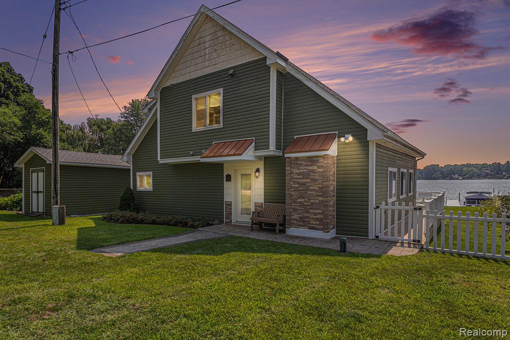 3174 Nisbet Road, Pinckney, MI 48169 — front exterior