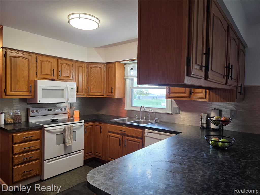 4053 Frenchline Road, Marlette, MI 48453 — Photo 3