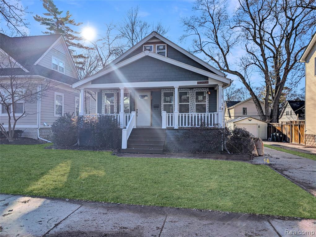 909 Hilldale Drive, Royal Oak, MI 48067 — front exterior