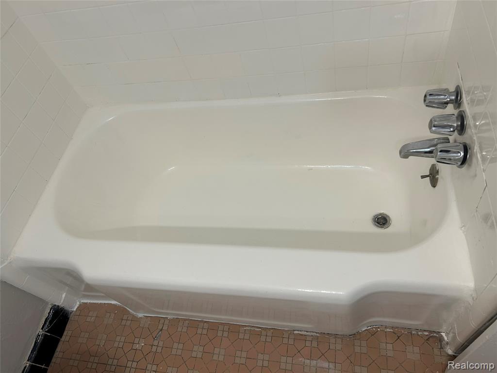 7353 Ashton Avenue, Detroit, MI 48228 — Photo 10