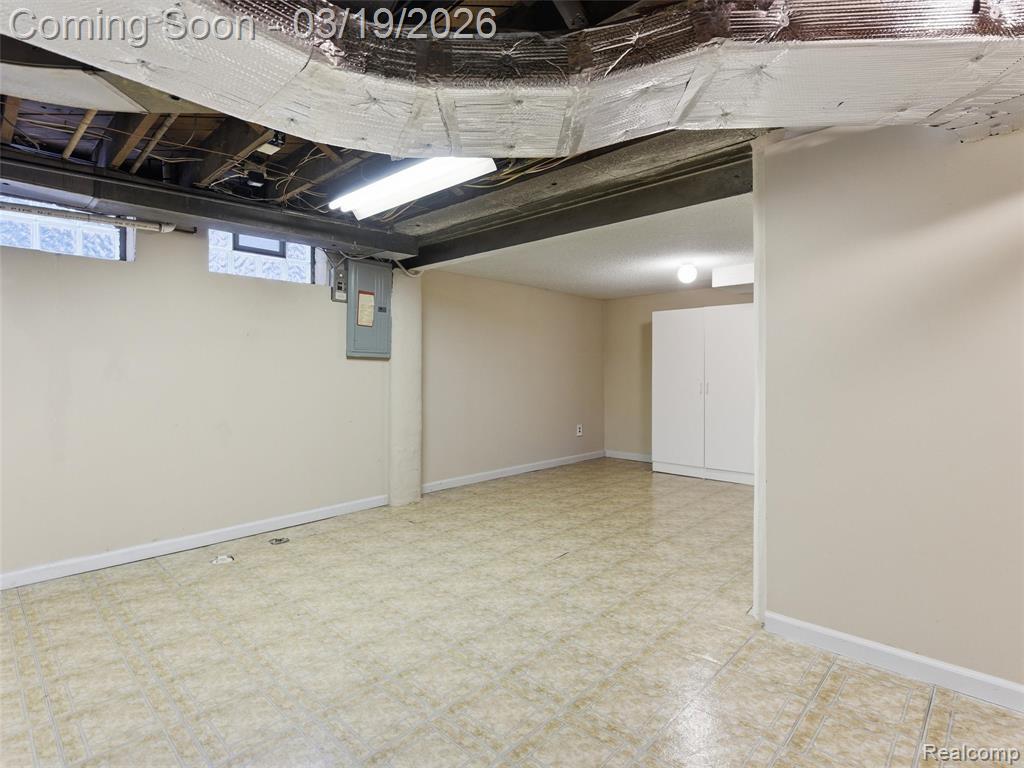 27320 Sunset Boulevard E, Lathrup Village, MI 48076 — Photo 41