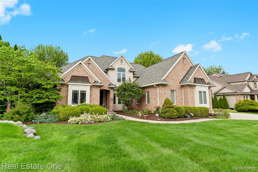 16048 Pine Bluff Court, Fenton, MI 48430 — Photo 4
