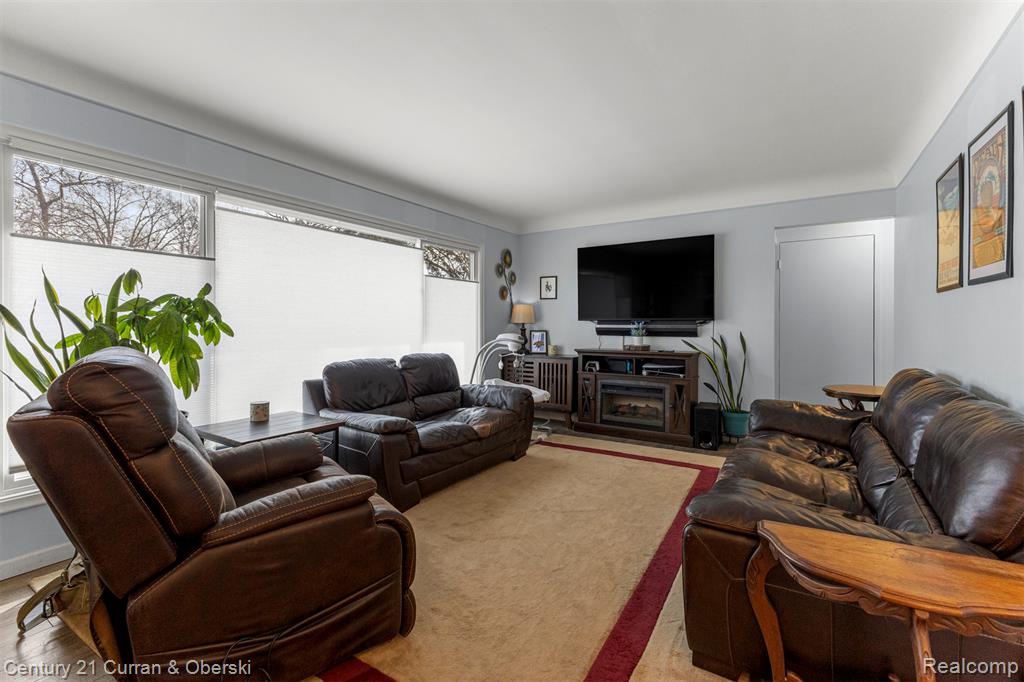 9329 Merriman Road, Livonia, MI 48150 — Photo 4