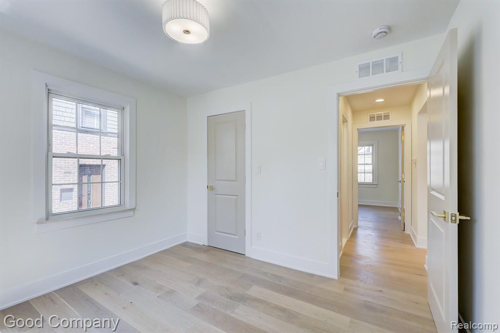 23 Fairwood Boulevard, Pleasant Ridge, MI — Photo 24