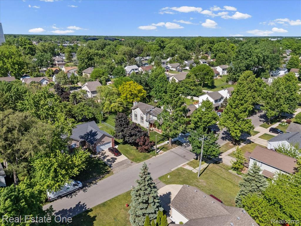 113 Algansee Drive, Troy, MI 48083 — Photo 35