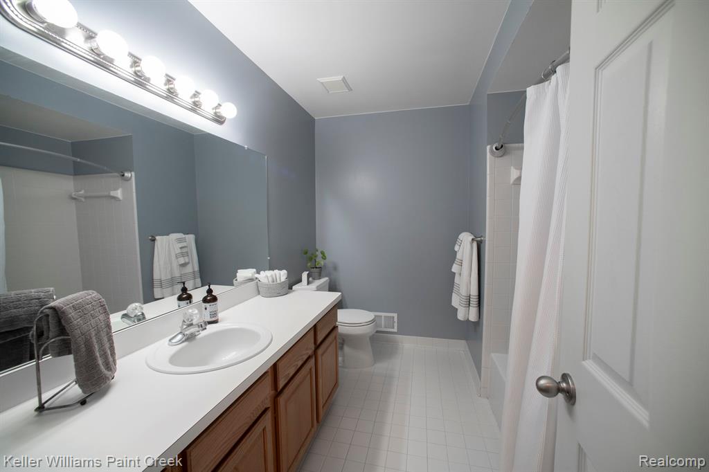 700 Woodfield Way, Rochester Hills, MI 48307 — Photo 20