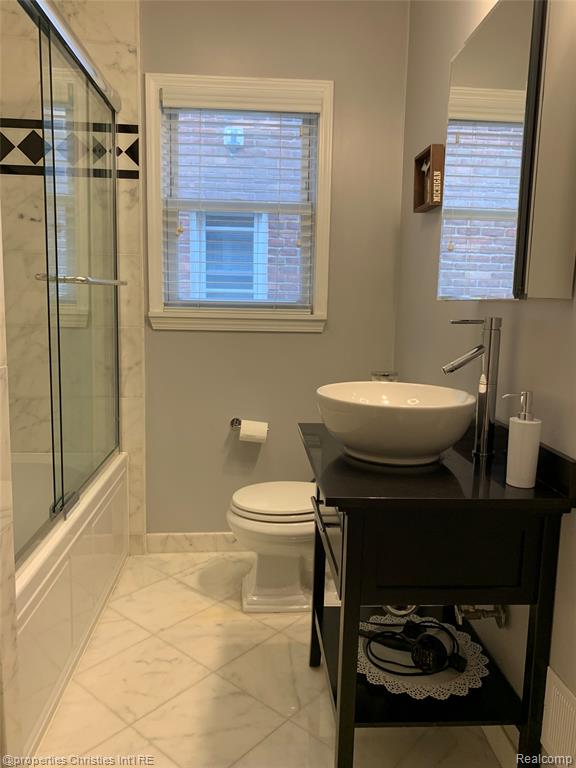 708 S Minerva Avenue, Royal Oak, MI 48067 — Photo 11