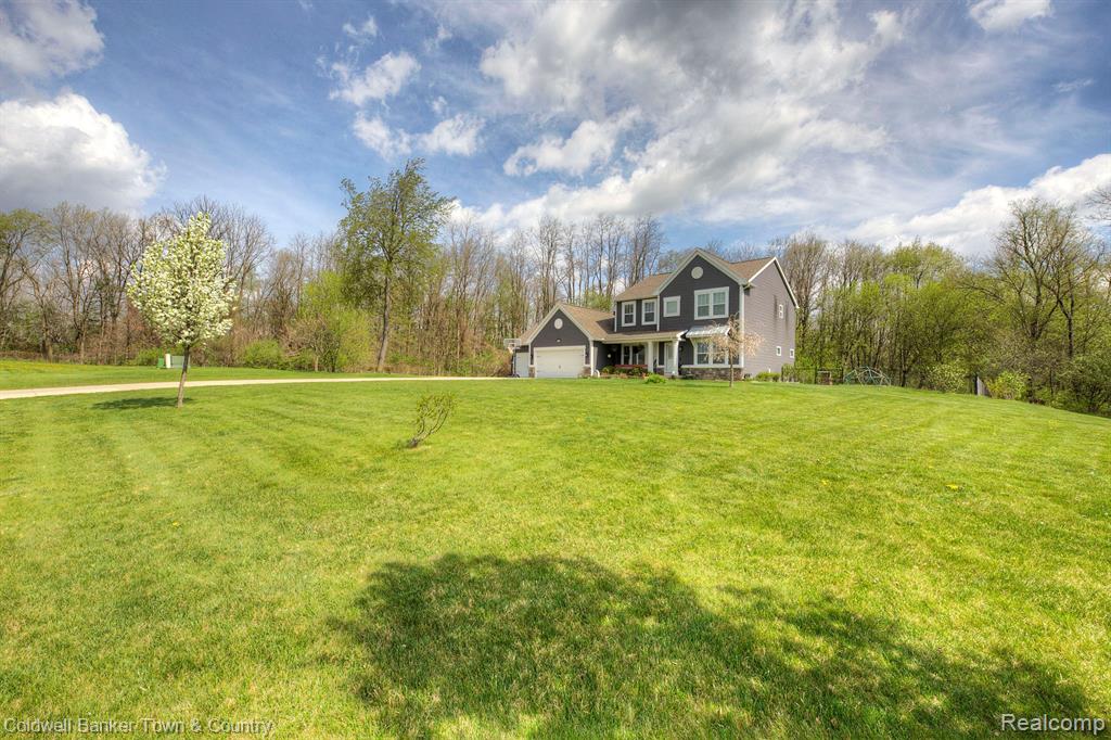 5515 BRILLIANT Circle, Howell, MI 48855 — Photo 26