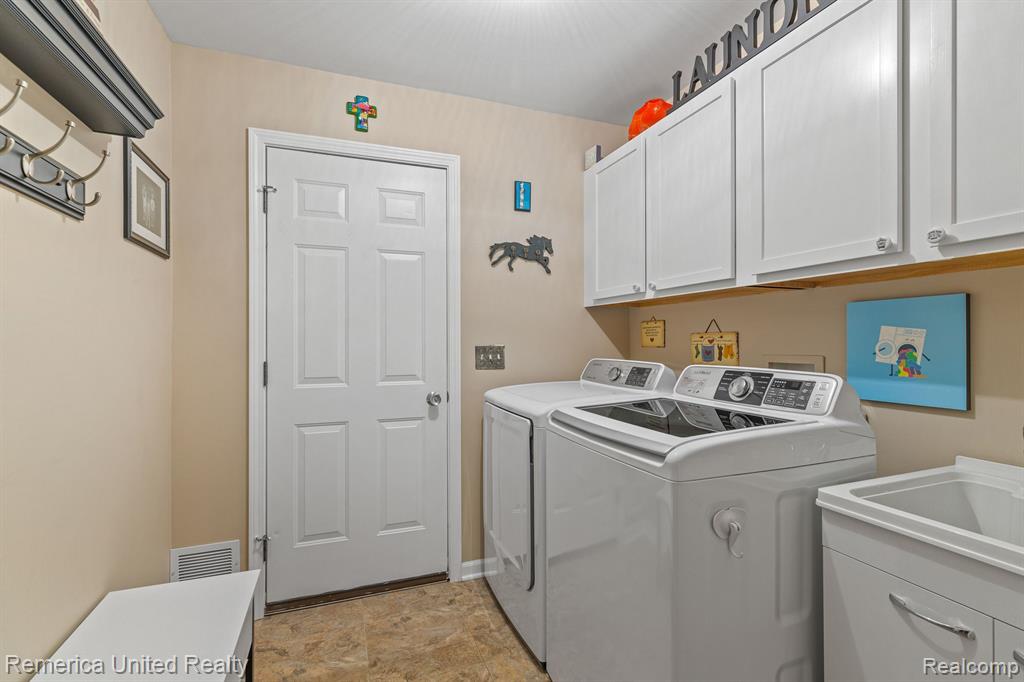 6240 Northridge Hills Drive, Brighton, MI 48116 — Photo 14
