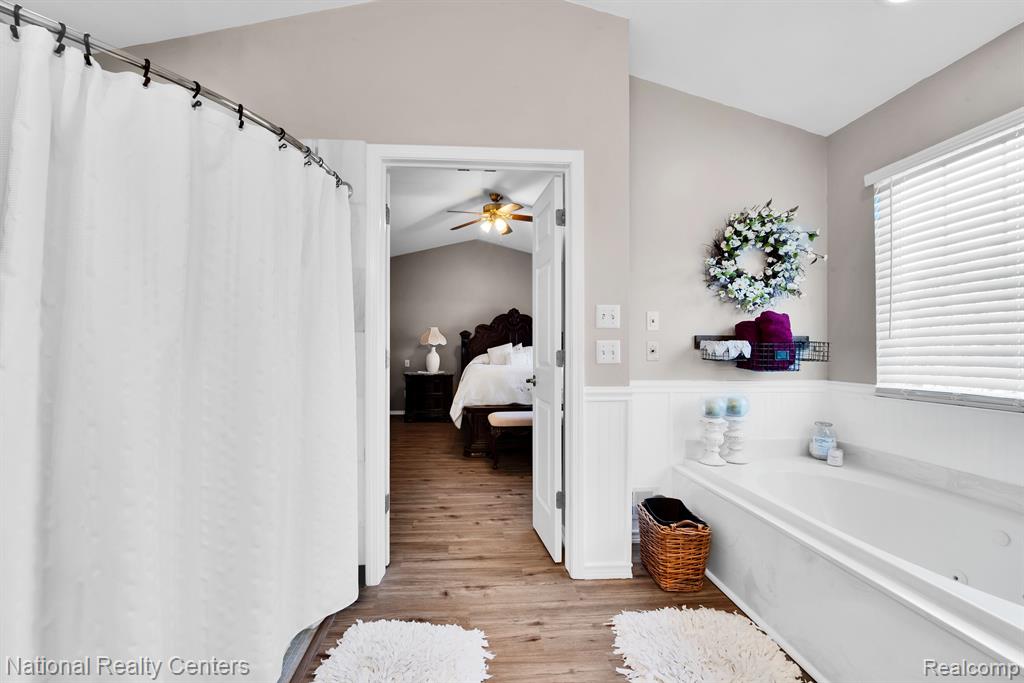784 HIDDEN CREEK Drive, South Lyon, MI 48178 — Photo 16