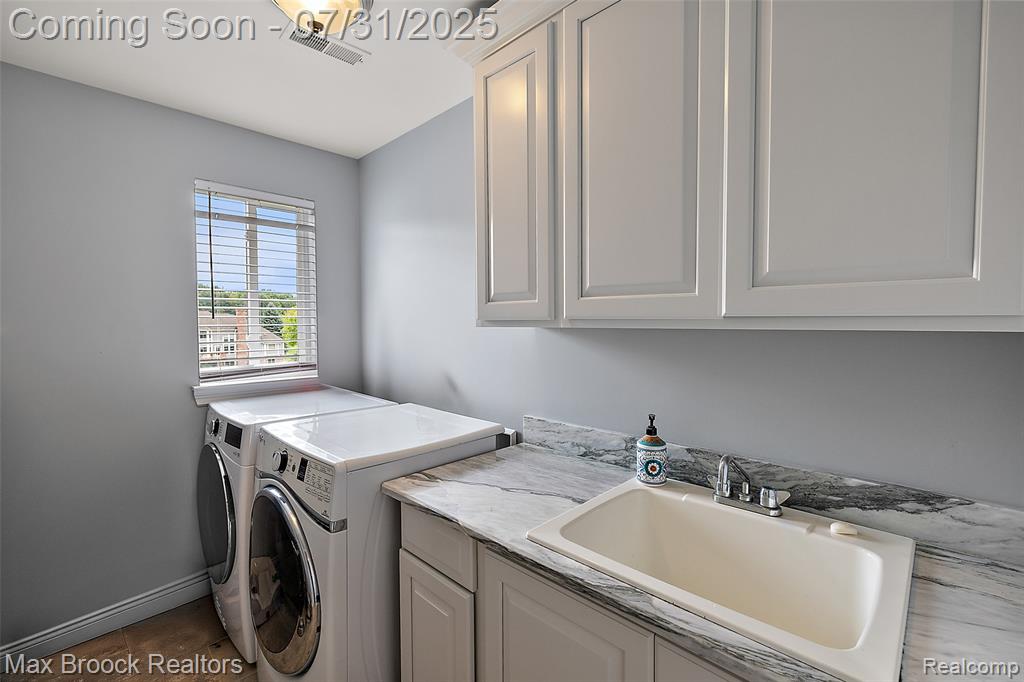 8926 Stonewall W, Clarkston, MI 48348 — Photo 27