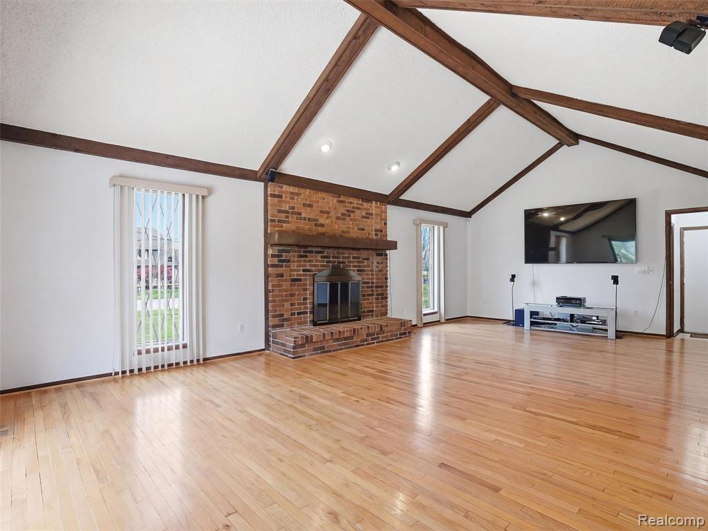 5800 Naneva Court, West Bloomfield, MI — Photo 15