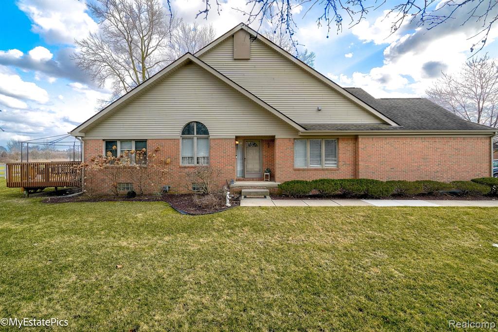 1807 PEBBLE CREEK Drive, Canton, MI 48188 — Photo 49