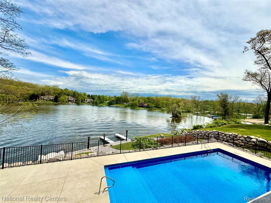 7050 Lake Shannon Court, Fenton, MI 48430 — Photo 54