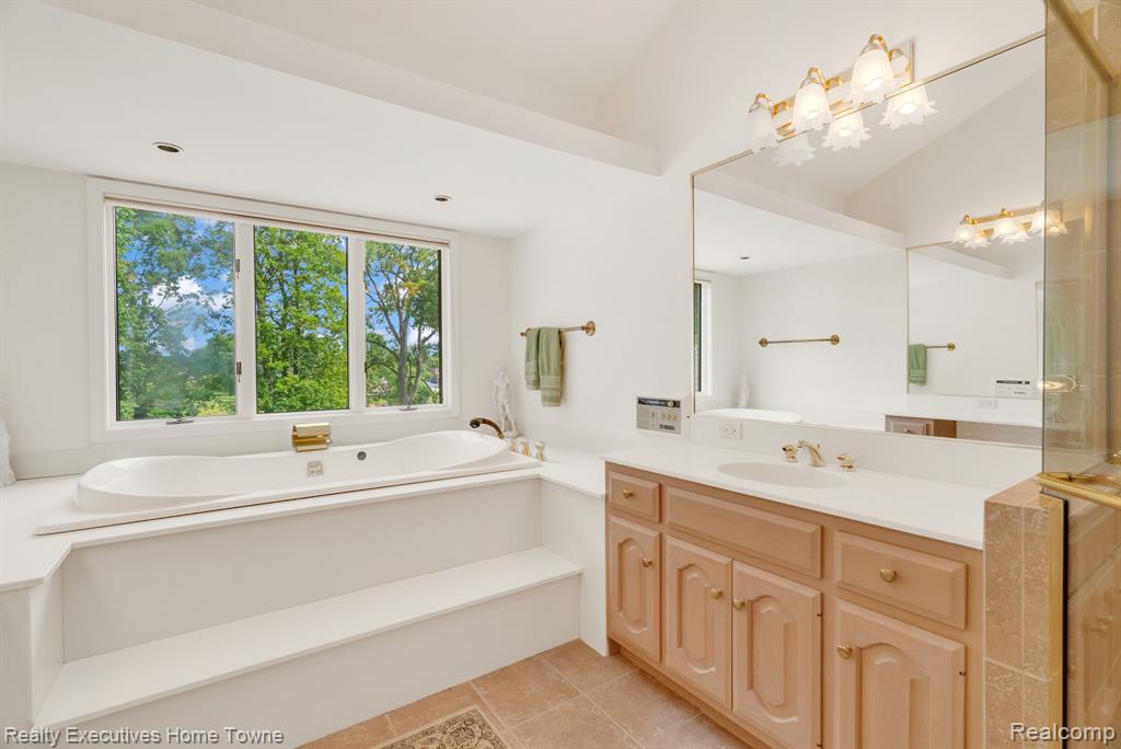 2620 Strawberry Lane, Port Huron, MI 48060 — Photo 38