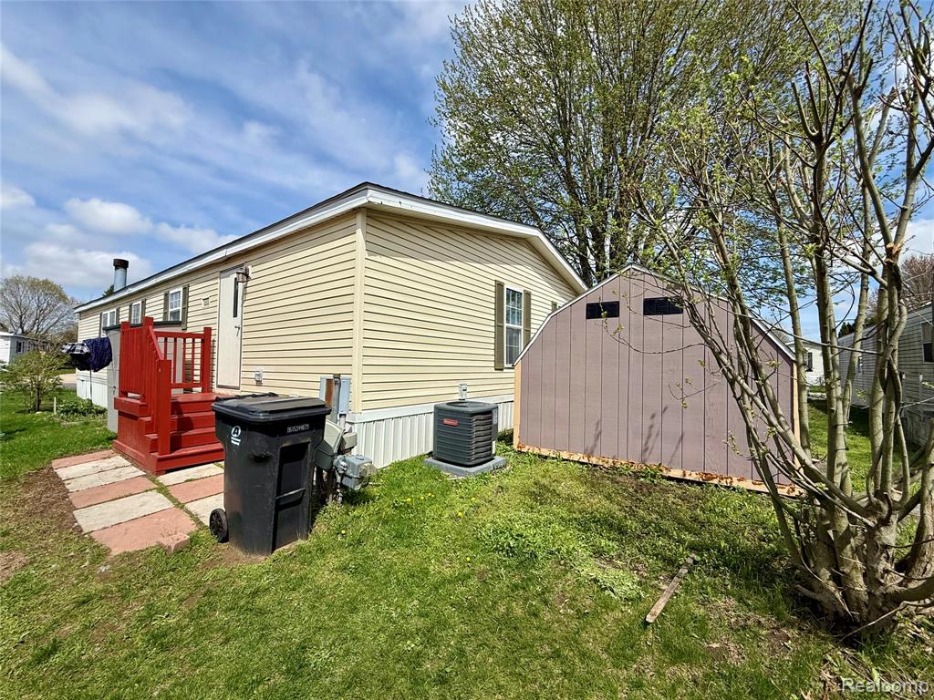 6988 Mckean, Ypsilanti, MI 48197 — Photo 19