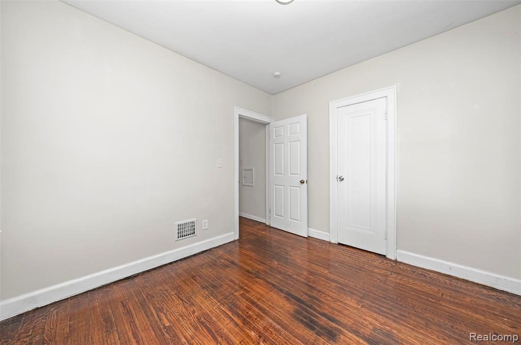 18680 Westphalia, Detroit, MI 48205 — Photo 15
