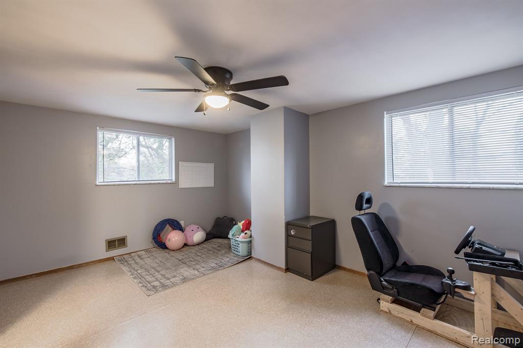 5368 LAPEER Road, Burton, MI 48509 — Photo 28