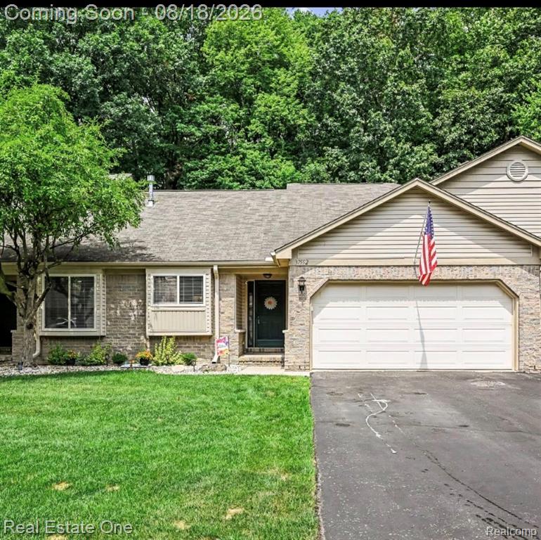 37552 N Dianne Lane, 70, New Boston, MI 48164