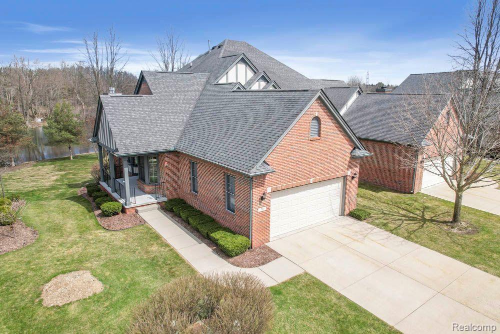 71 BURNIAH Lane, Lake Orion, MI 48362 — Photo 2