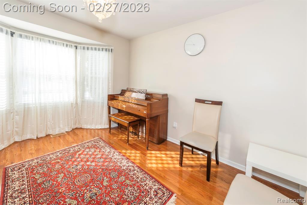 8203 Barrington Drive, Ypsilanti, MI 48198 — Photo 17