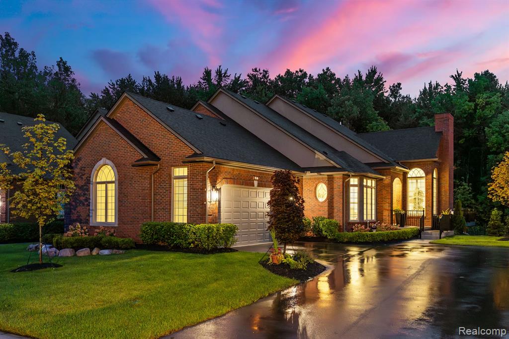 2515 Barberry Drive, 21, Shelby Twp, MI 48316
