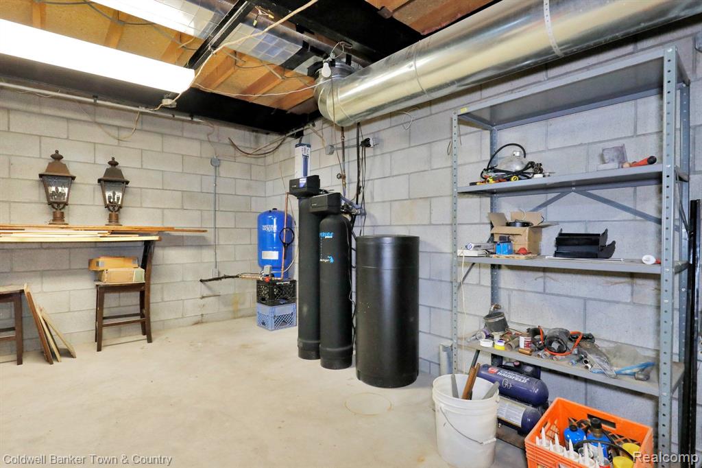 6068 W GRAND RIVER Road, Laingsburg, MI 48848 — Photo 26