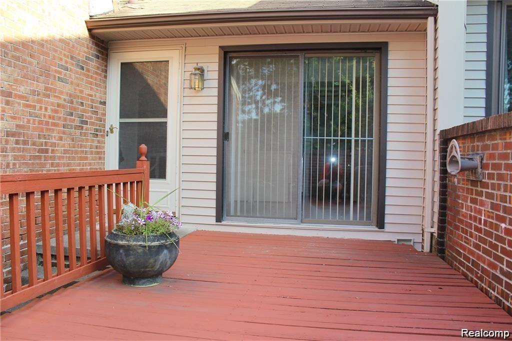 404 WILLOW GROVE Lane, Rochester Hills, MI 48307 — Photo 21
