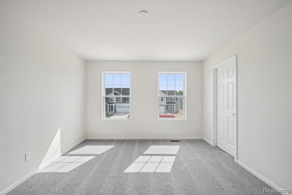391 Edge Brook Drive W, Holly, MI 48442 — Photo 18