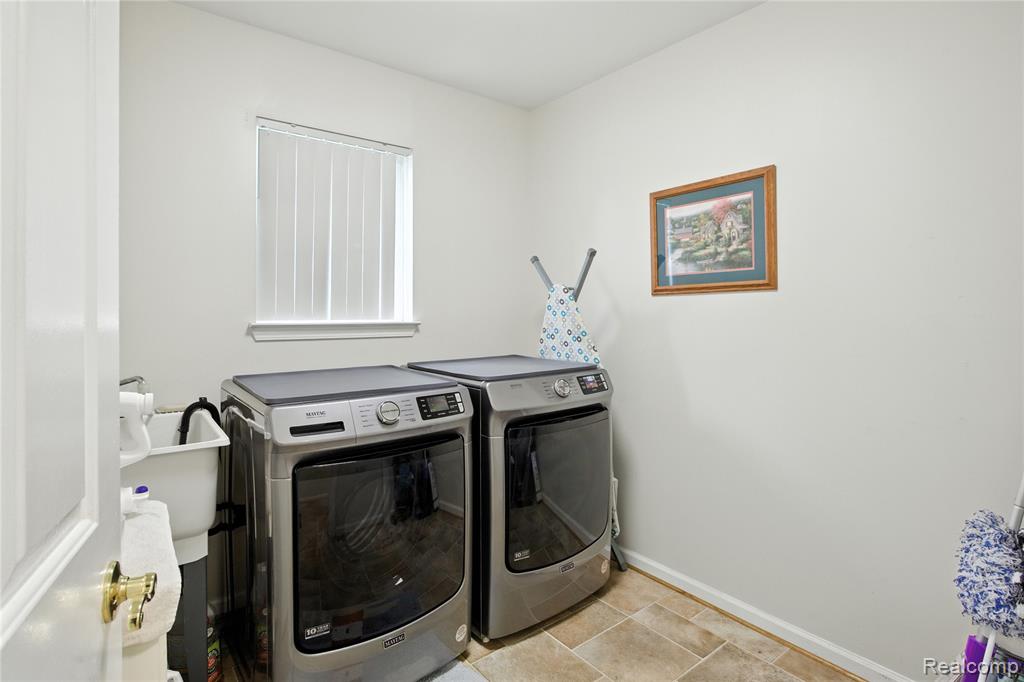 28922 Sugar Island Court, Gibraltar, MI — Photo 17