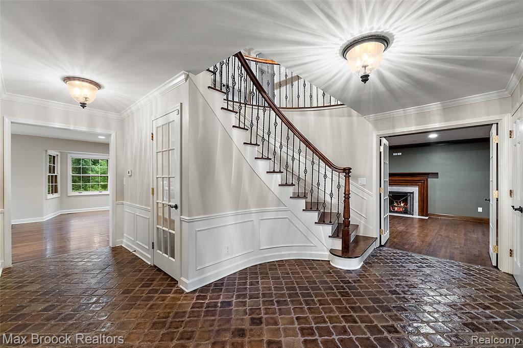 4627 Sunningdale Drive, Bloomfield Hills, MI 48302 — Photo 2