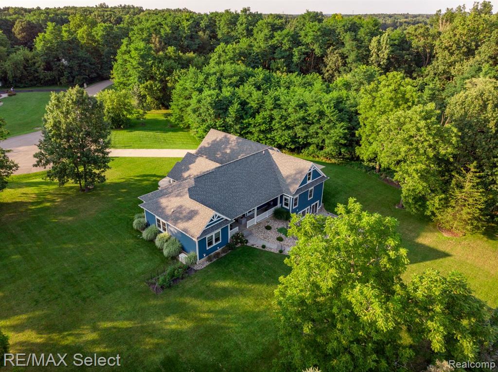 9388 MCMULLEN Circle, Fenton, MI 48430 — Photo 55