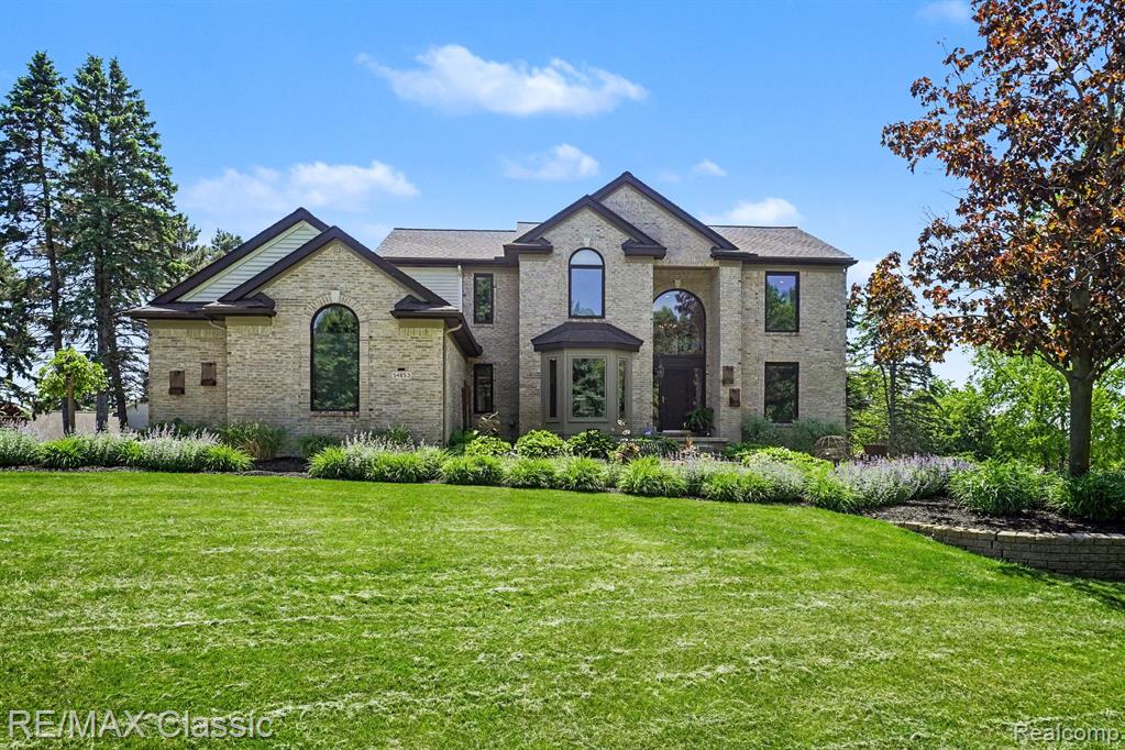 54853 Walnut Drive, New Hudson, MI 48165 — front exterior