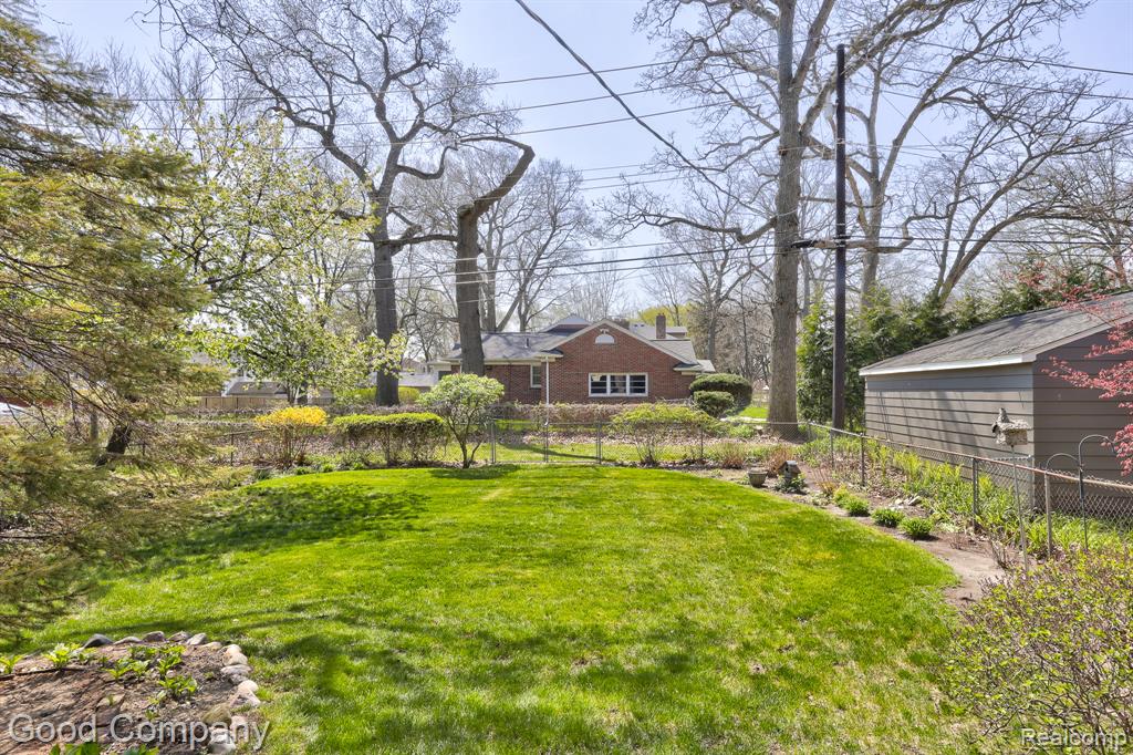 923 W 11 Mile Road, Royal Oak, MI 48067 — Photo 47