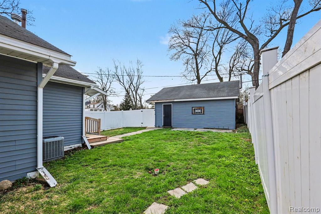 925 Kenilworth Avenue, Pontiac, MI 48340 — Photo 24