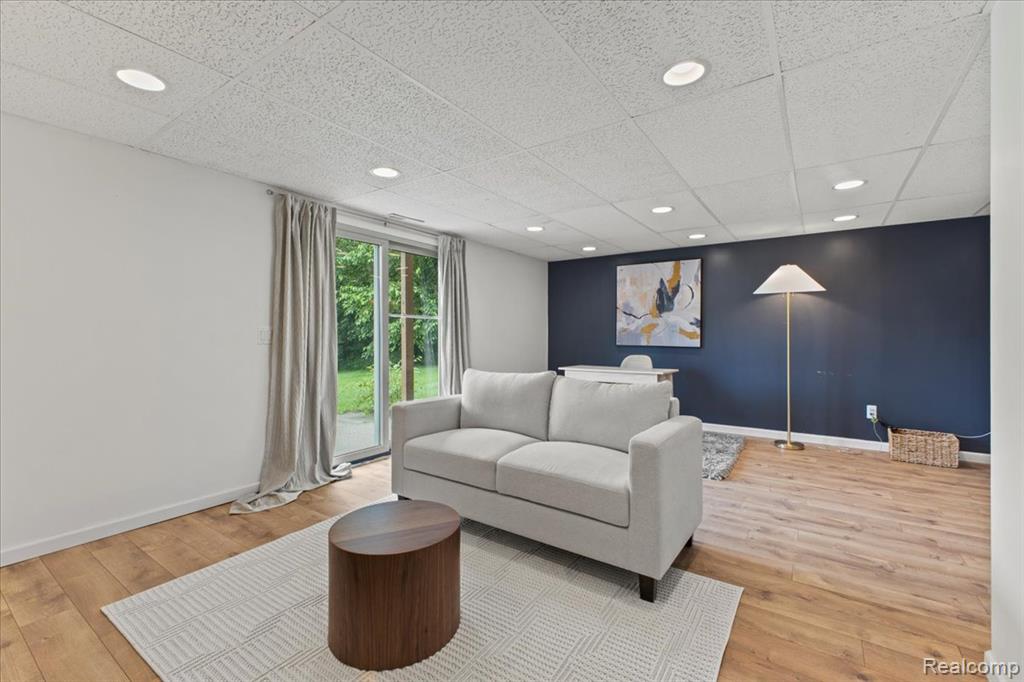 9099 Bavarian Way, Clarkston, MI 48348 — Photo 32
