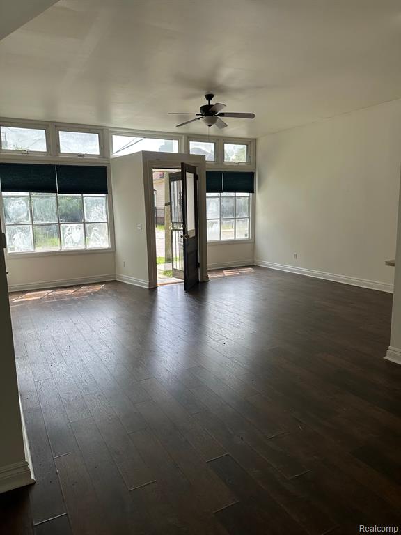 7941 AGNES Street, Detroit, MI 48214 — Photo 4