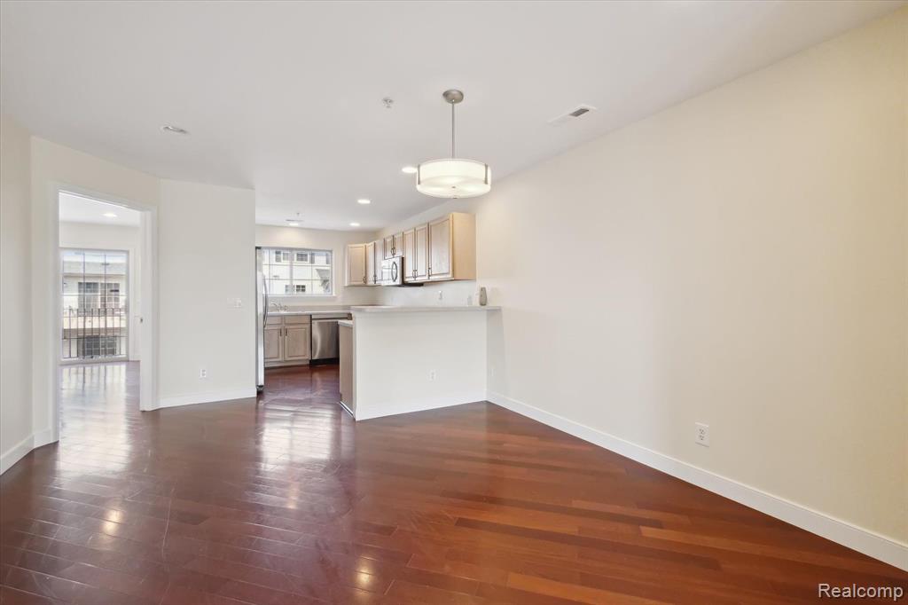 29399 GLEN OAKS Boulevard E, Farmington Hills, MI 48334 — Photo 10