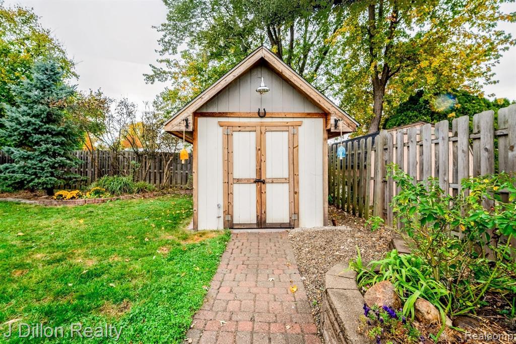 43682 LOMBARDY Drive, Canton, MI 48187 — Photo 5