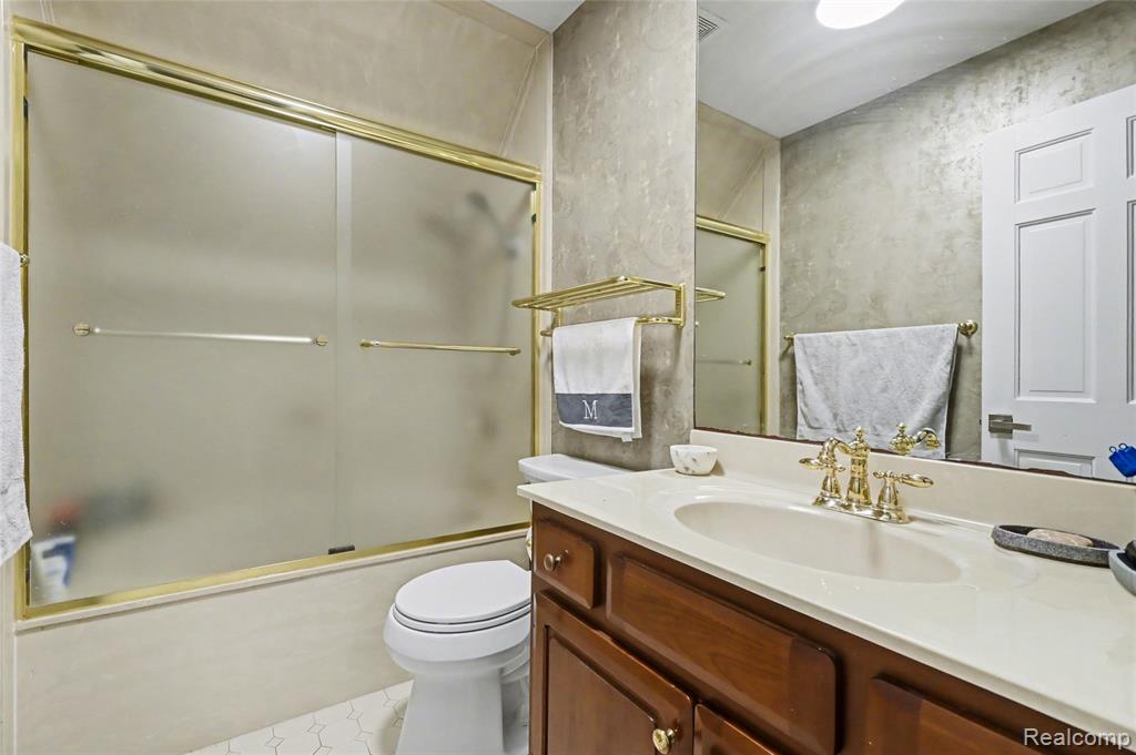 100 N Latson Road, Howell, MI 48843 — Photo 38
