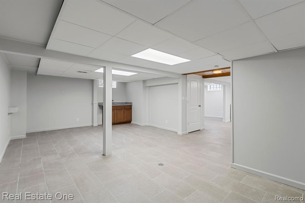 7267 FENTON Street, Dearborn Heights, MI 48127 — Photo 17