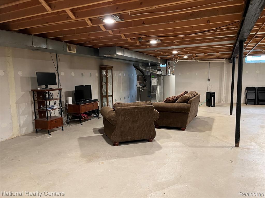 15719 Golden Drive, Macomb, MI 48044 — Photo 17