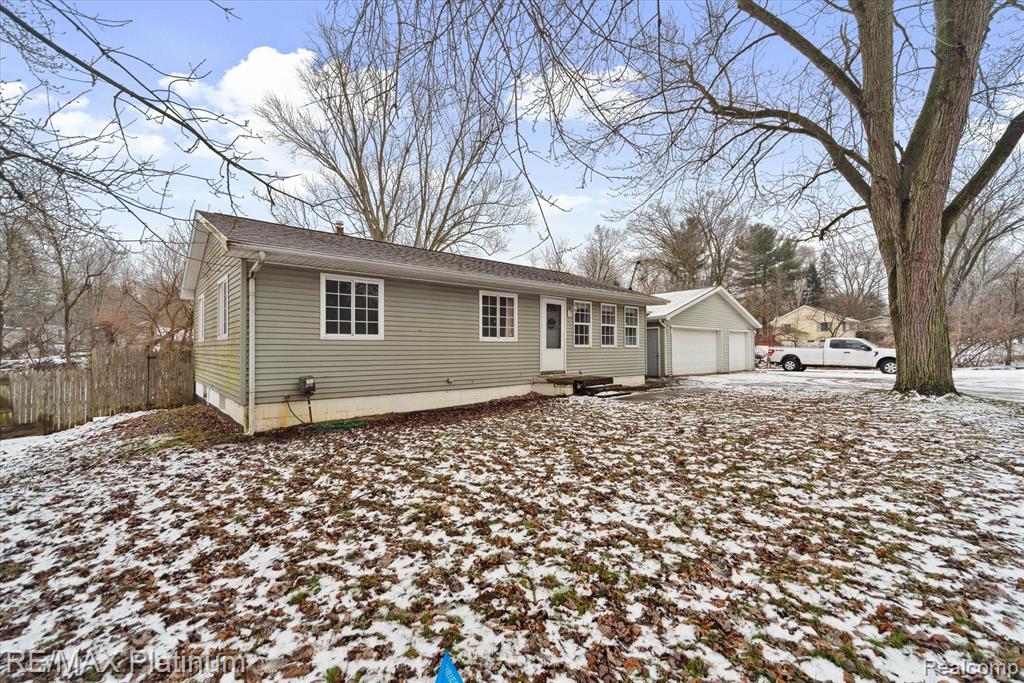 107 RUSSELL Street, Leslie, MI 49251 — Photo 6