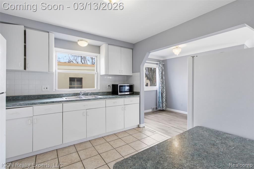 24351 Kipling Street, Oak Park, MI 48237 — Photo 11