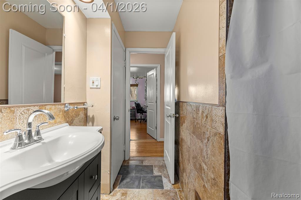 7351 N Gulley Road, Dearborn Heights, MI 48127 — Photo 25