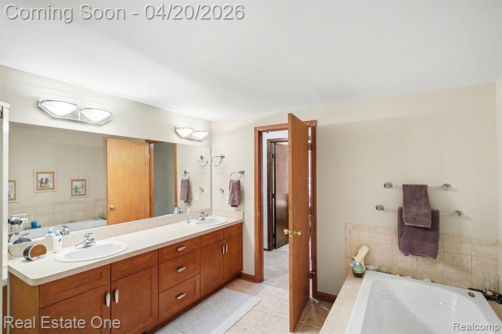 1355 Grebe Road, Highland, MI — Photo 24